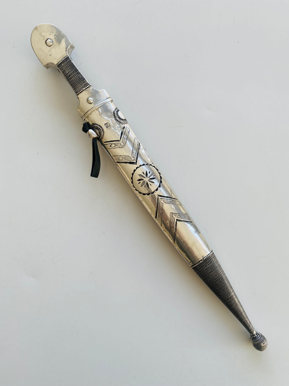 Кинжал (025)