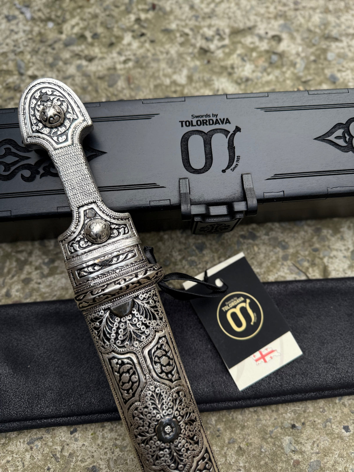 Caucasian Dagger (047)