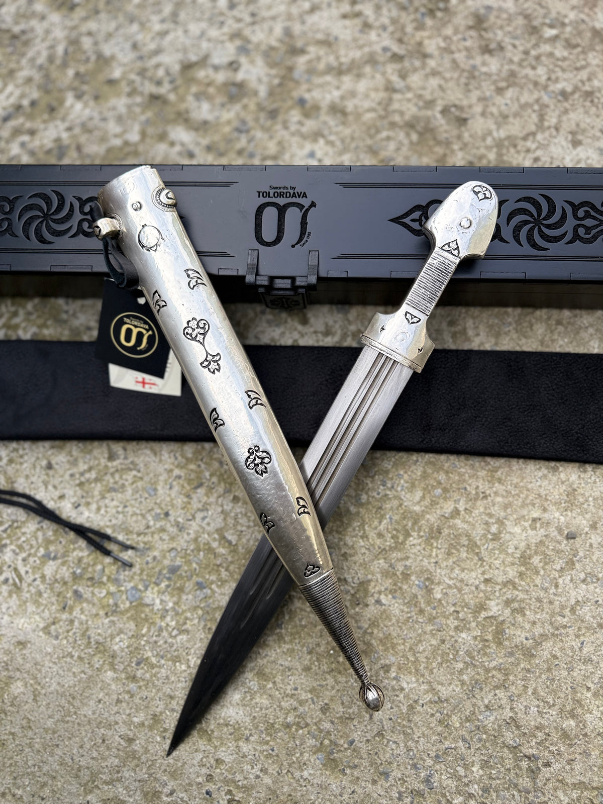 Caucasian Dagger (027)