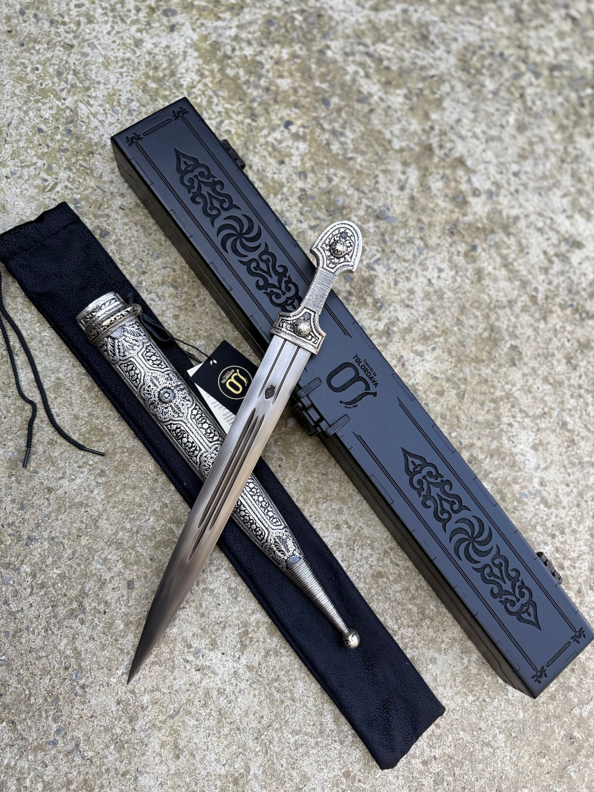 Caucasian Dagger (011)