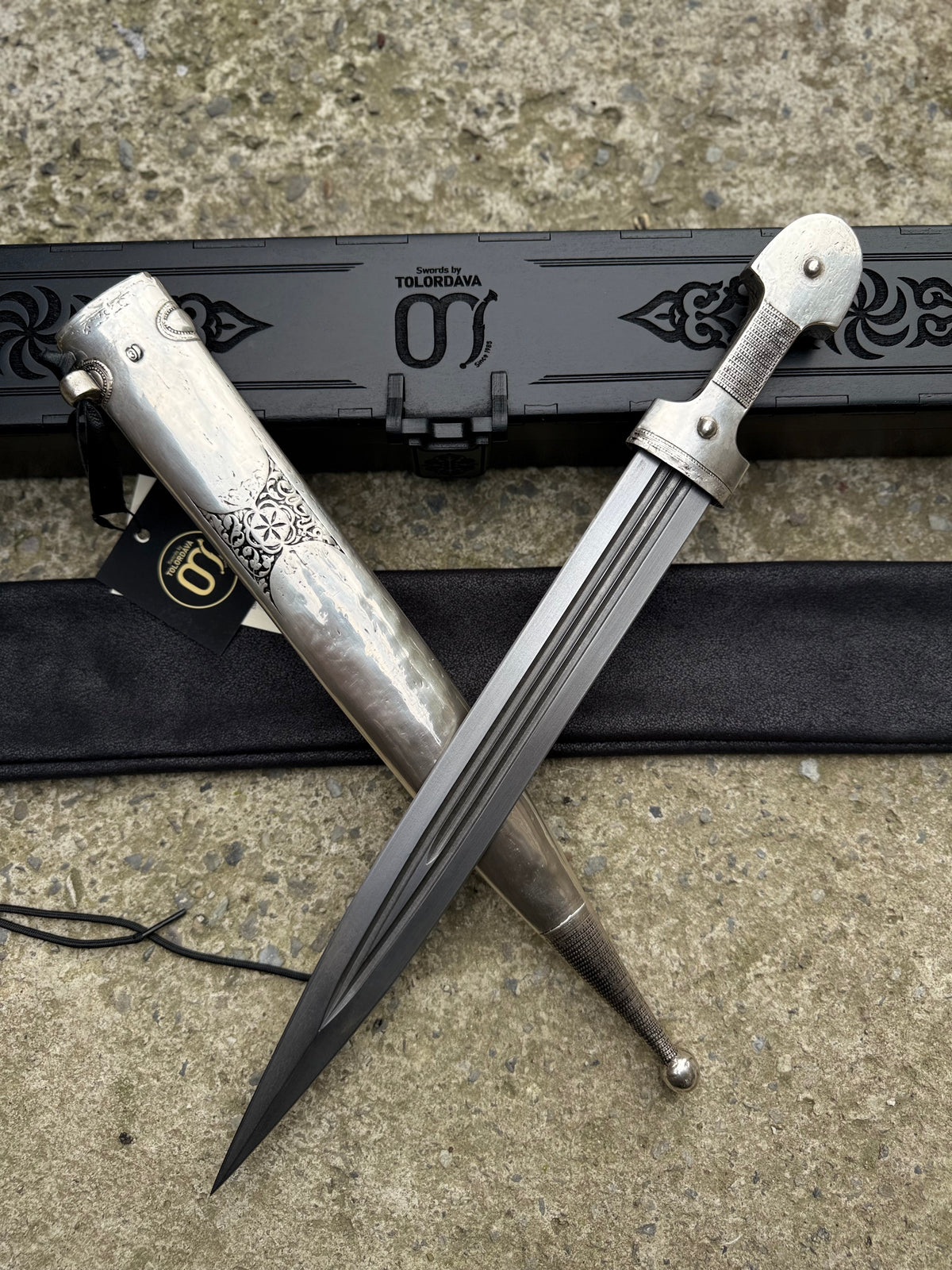 Caucasian Dagger (047)