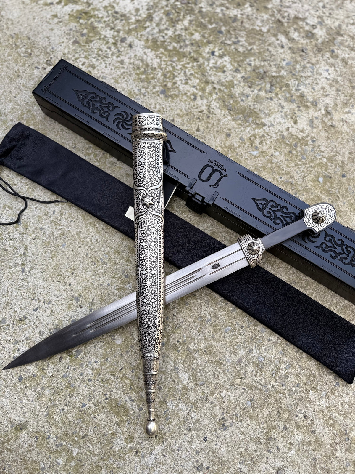 Caucasian Dagger (029)