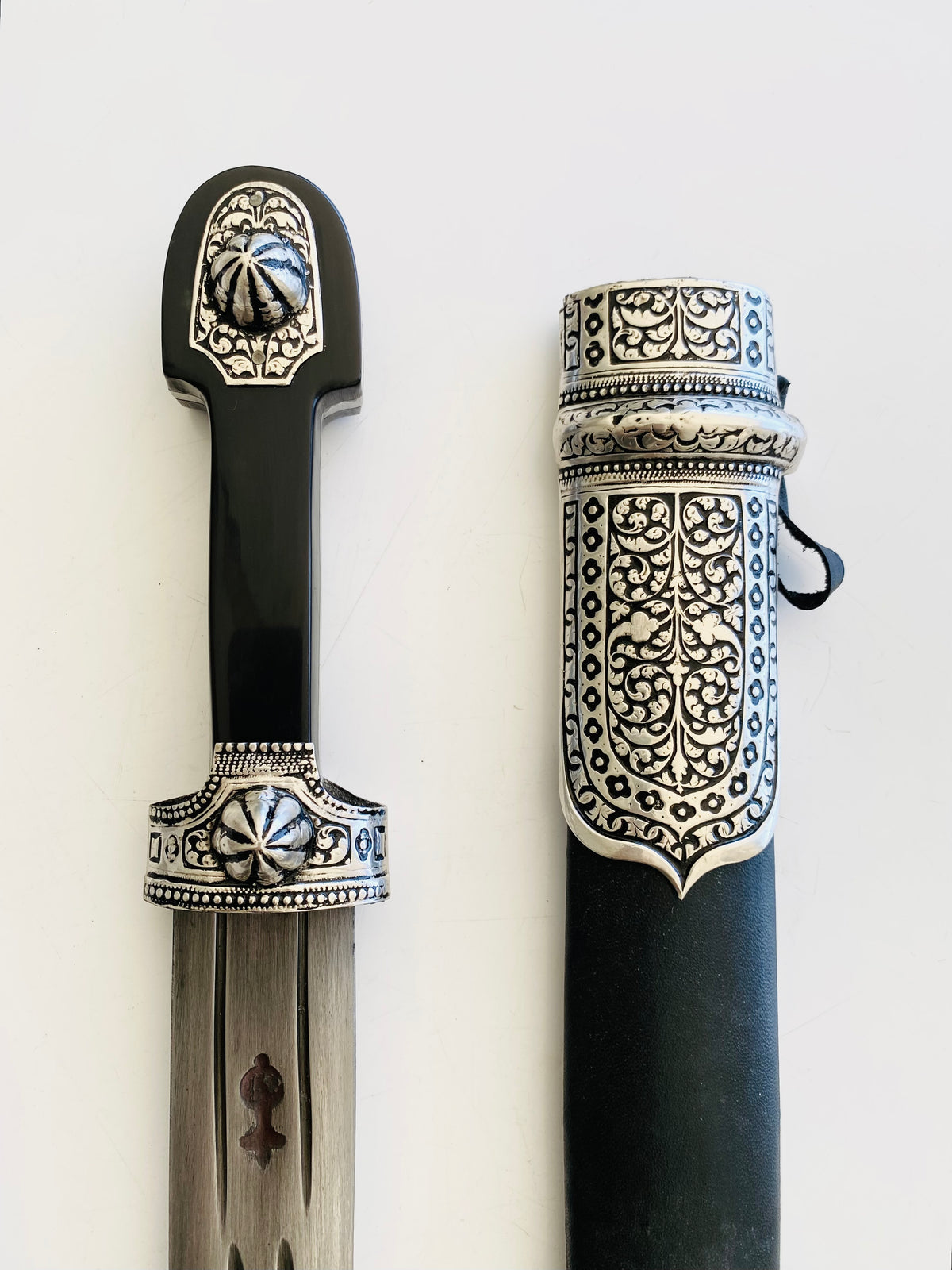 Caucasian Dagger (022)