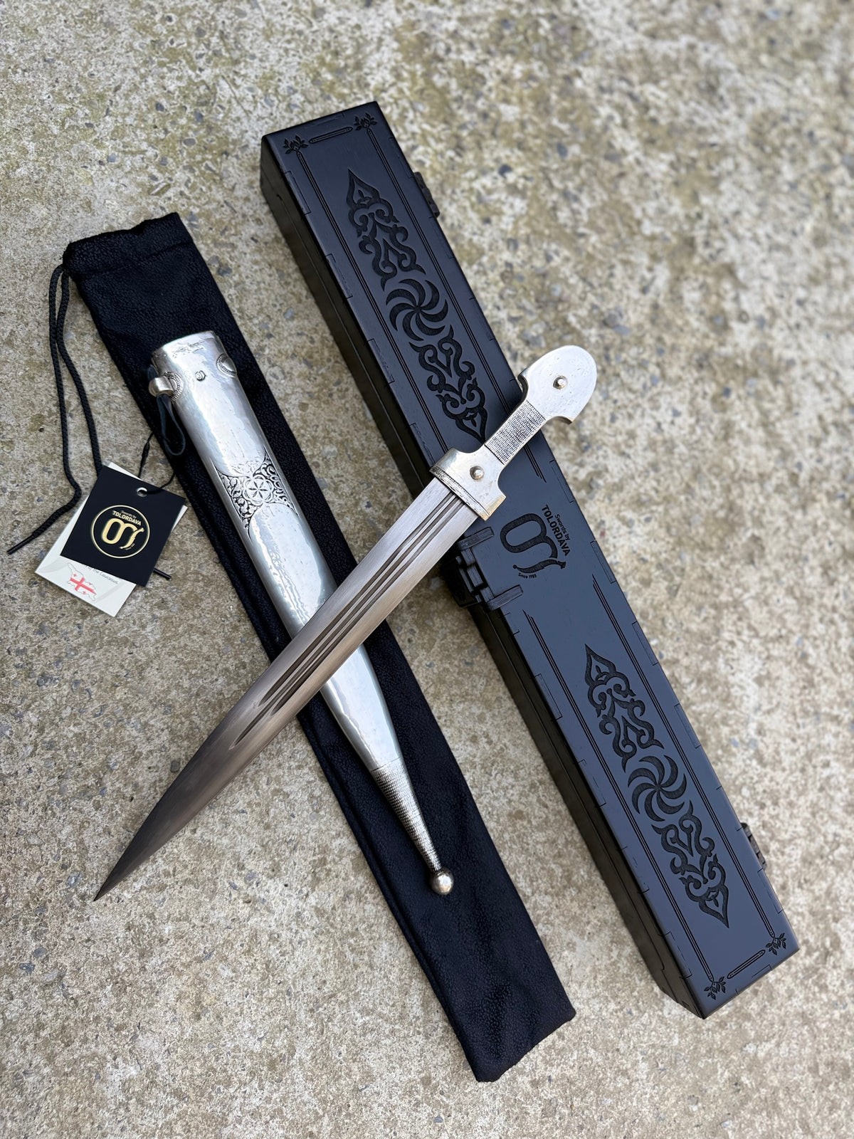 Caucasian Dagger (011)