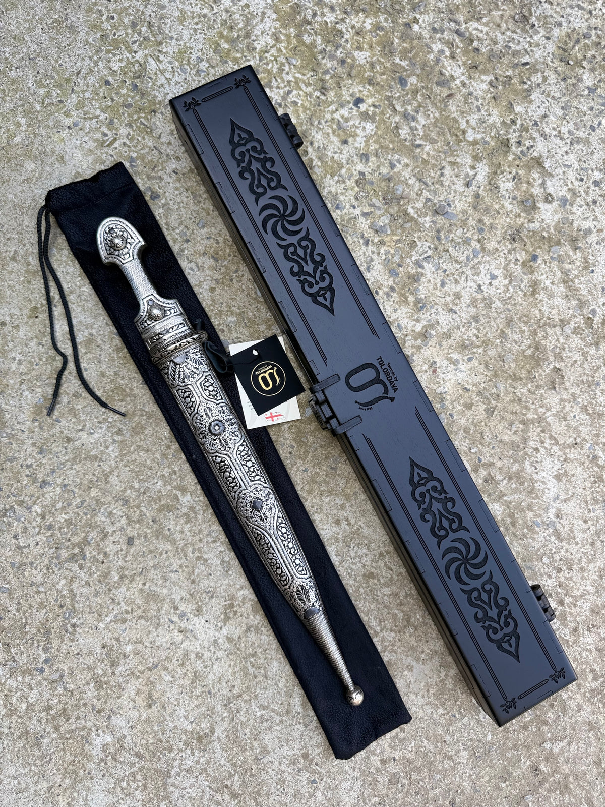 Caucasian Dagger (011)