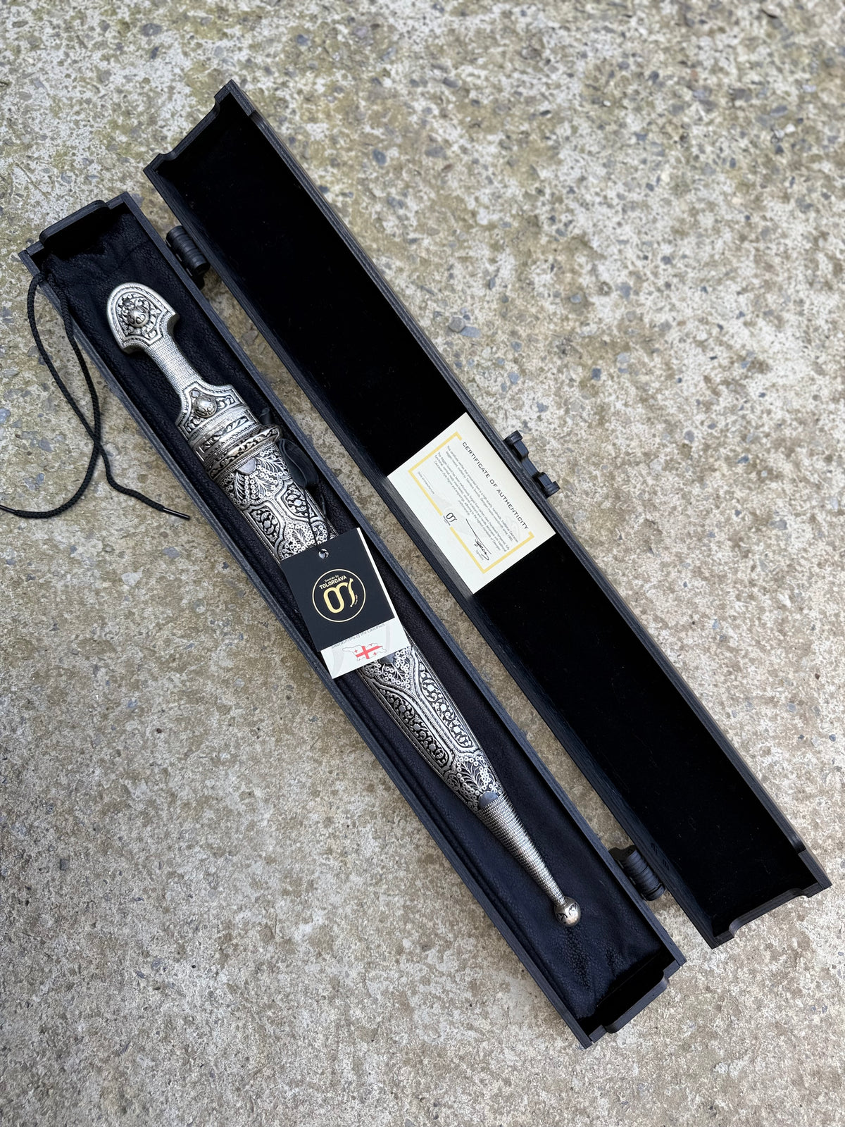Caucasian Dagger (011)