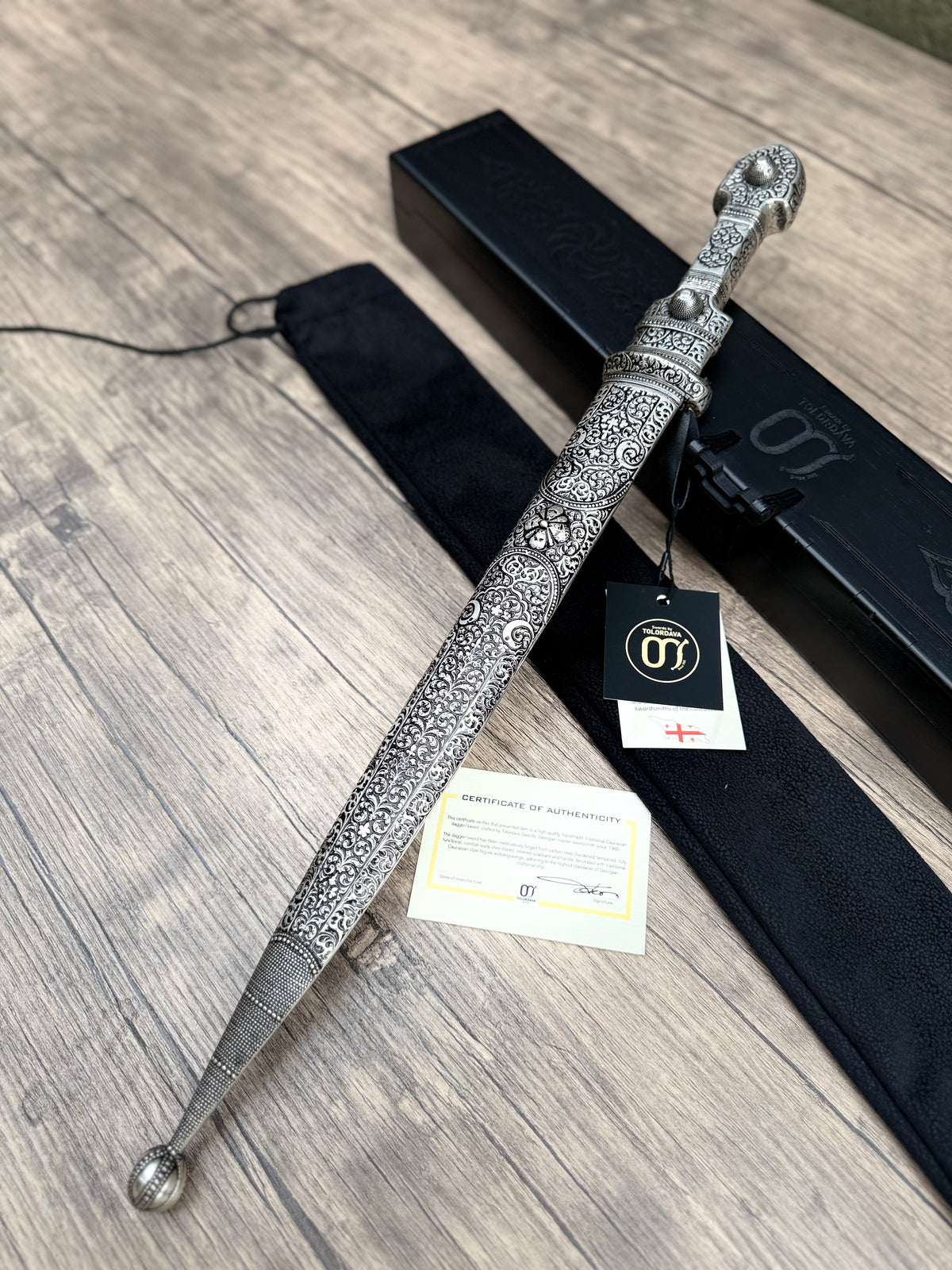 Caucasian Dagger (006)