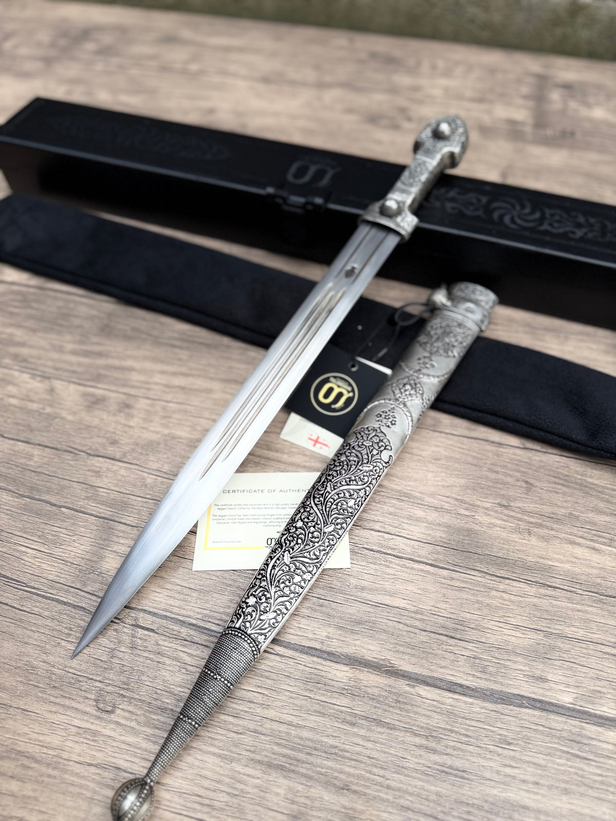 Caucasian Dagger (006)