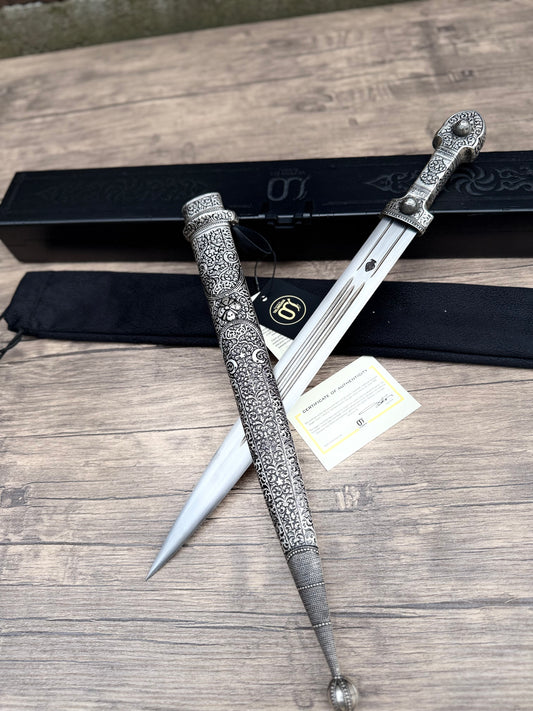 Caucasian Dagger (006)