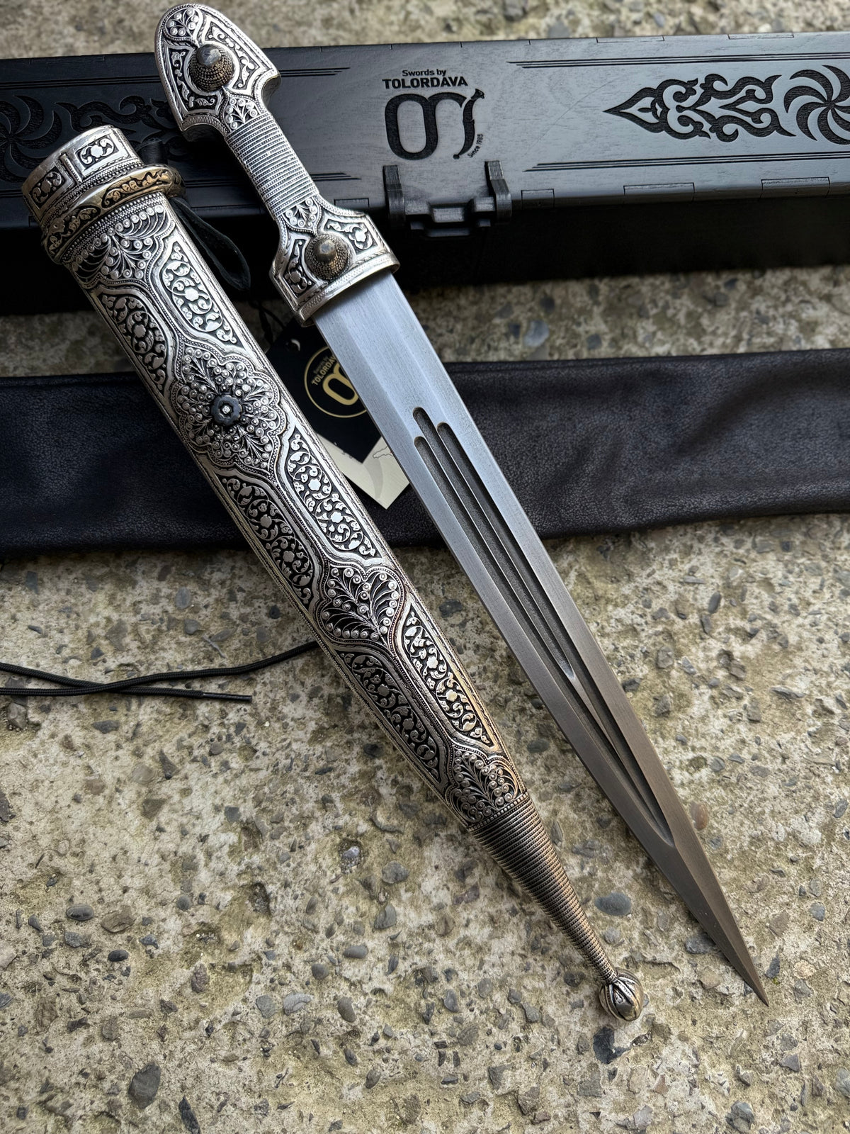 Caucasian Dagger (045)