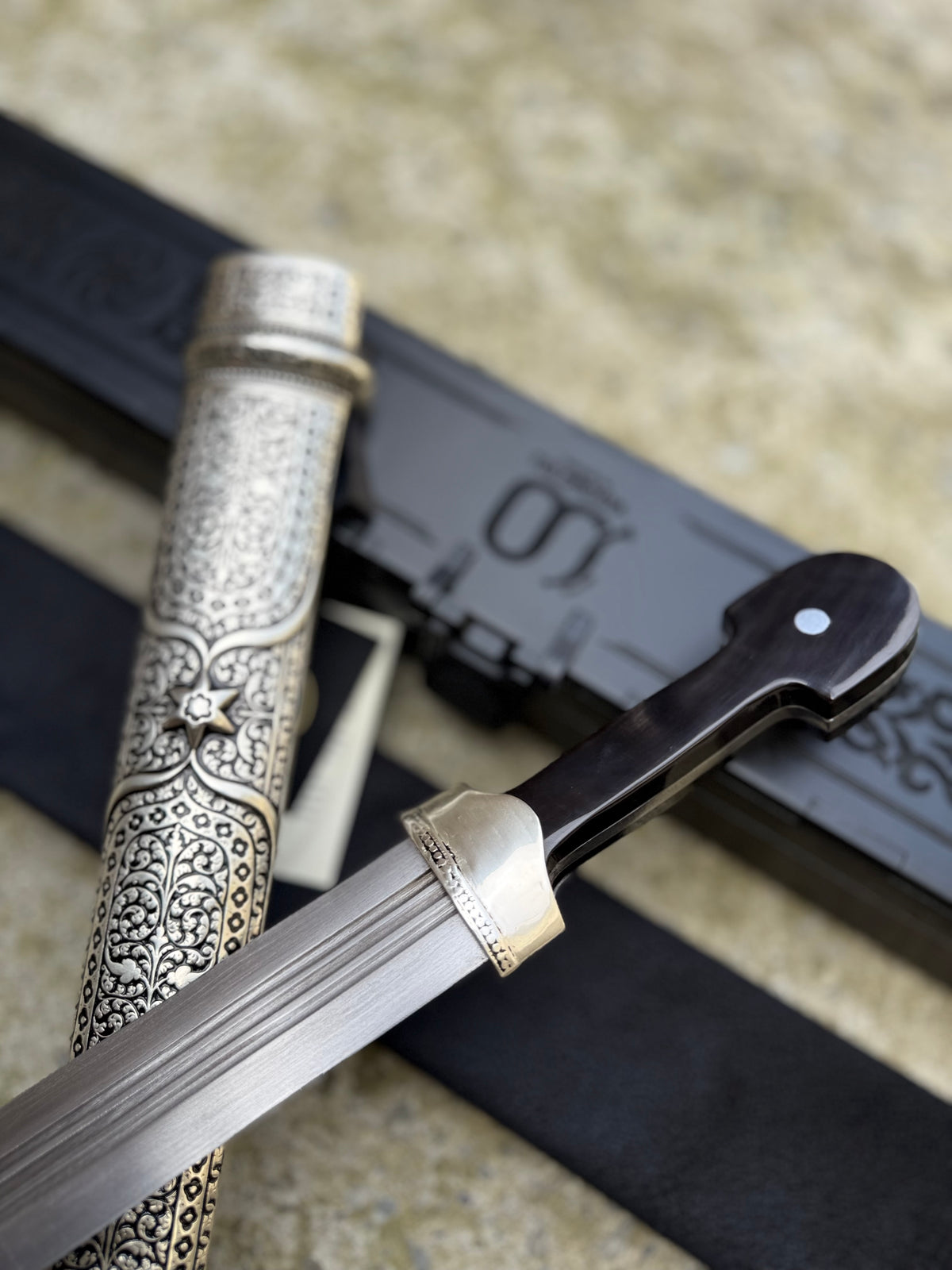 Caucasian Dagger (029)
