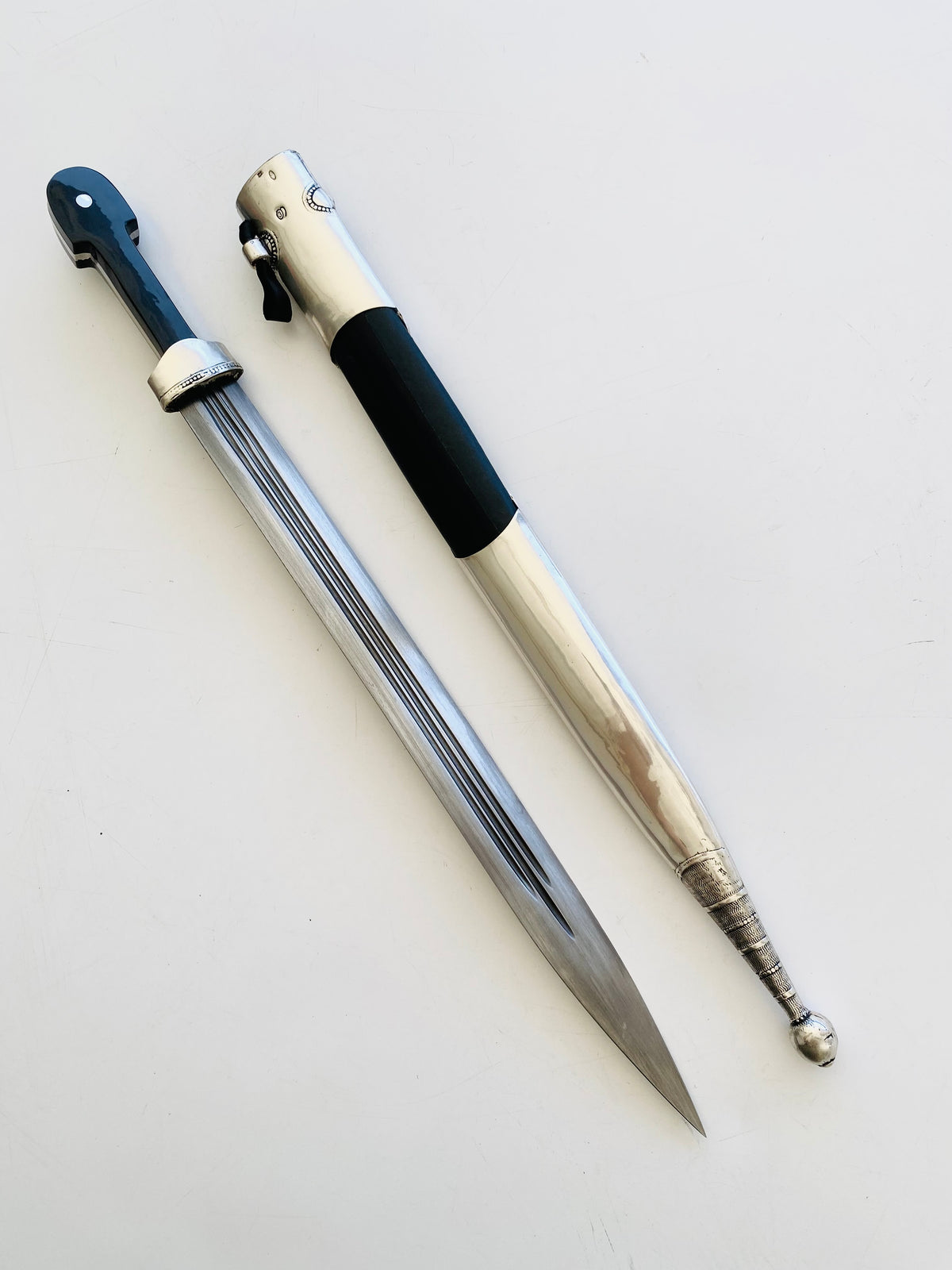 Caucasian Dagger (022)