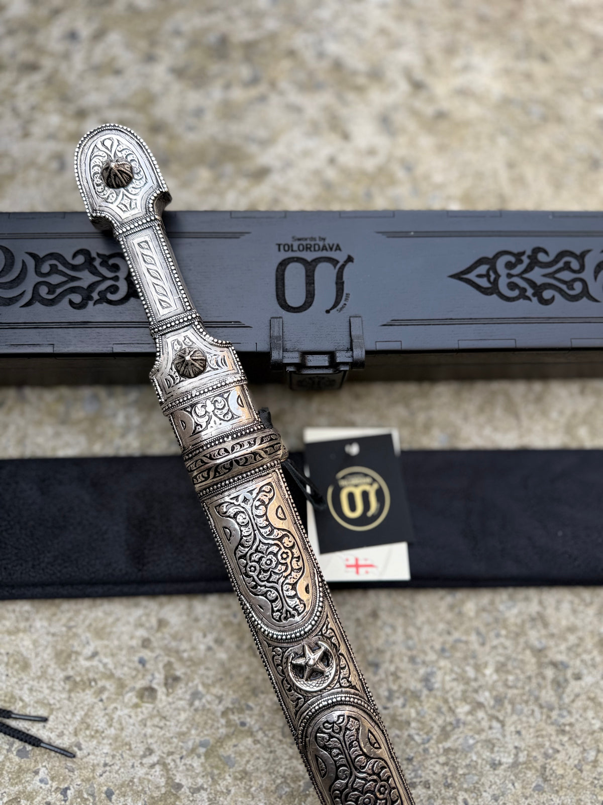 Caucasian Dagger (037)